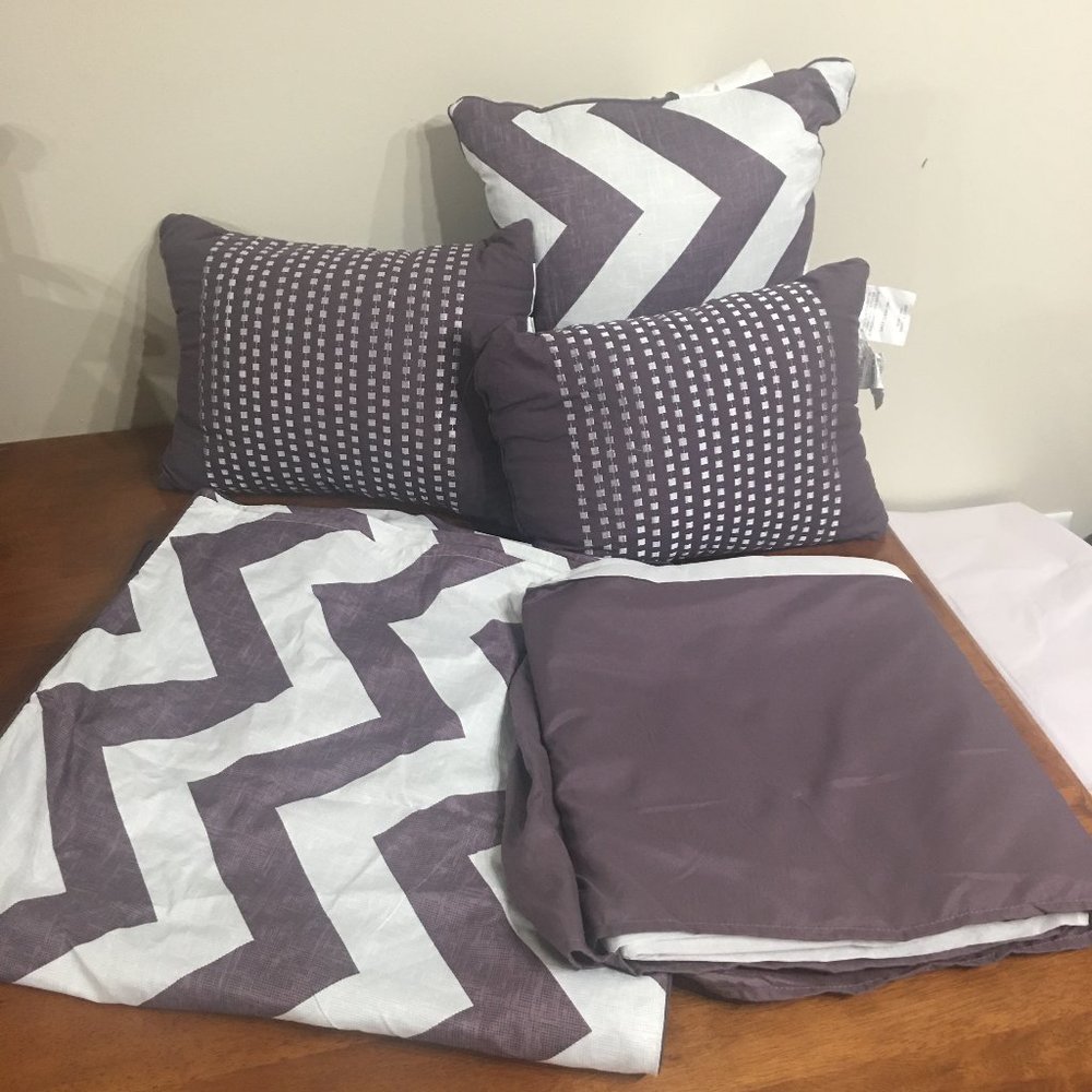 6 Piece King Bedding Set - BRAND NEW